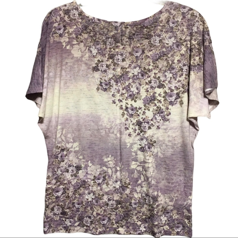 Beautiful dolman short sleeve tee lavender flowers Maurices Sz Med EUC Like new - Picture 1 of 12